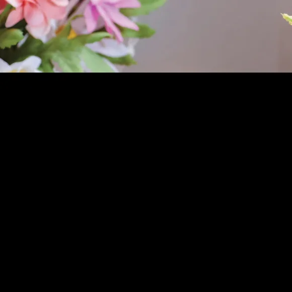 Goose Creek Carrot Cake Candle - Picture 2 of 2